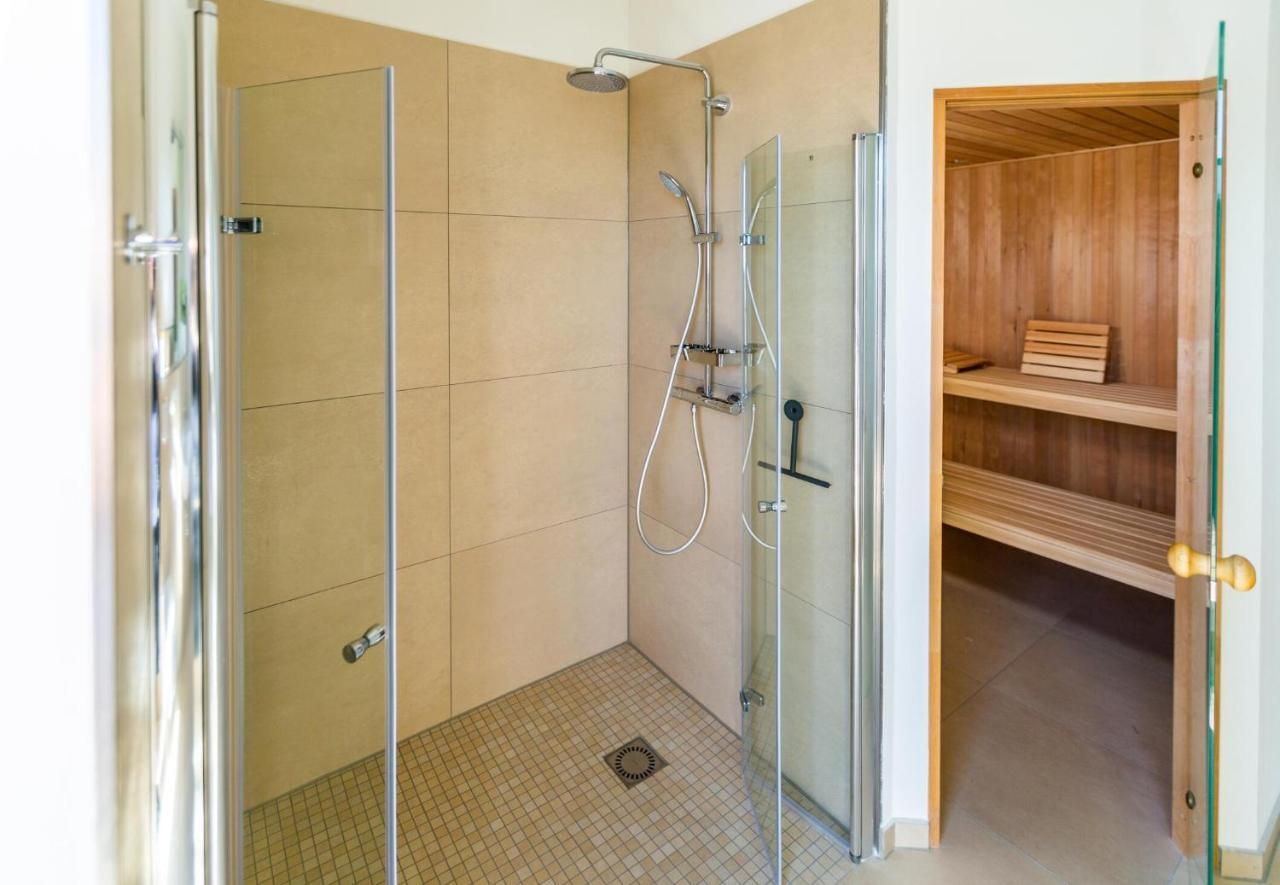 Hangar 19 Luxusapartment Mit Sauna, Kamin Und Seeblick H4W3 Schwerin  Extérieur photo